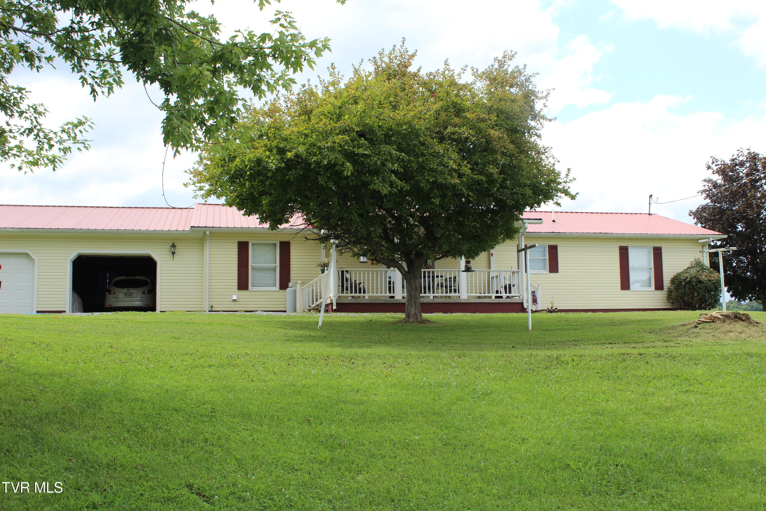 1704 Balls Chapel Road Rose Hill, VA 24281 - Photo 28 of 78 IMG_6040