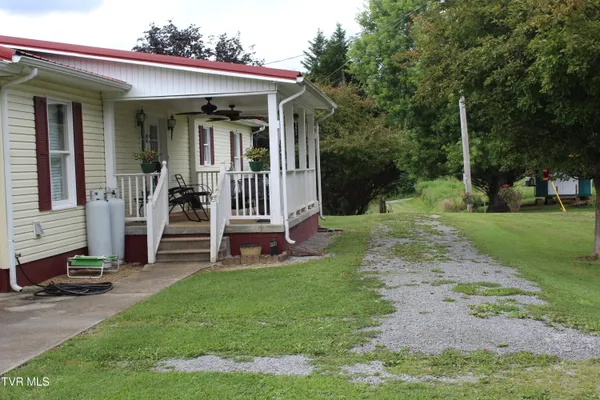 $382,000 | 1704 Balls Chapel Road, Rose Hill, VA 24281