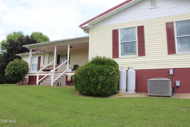 $446,000 | 1704 Balls Chapel Road, Rose Hill, VA 24281