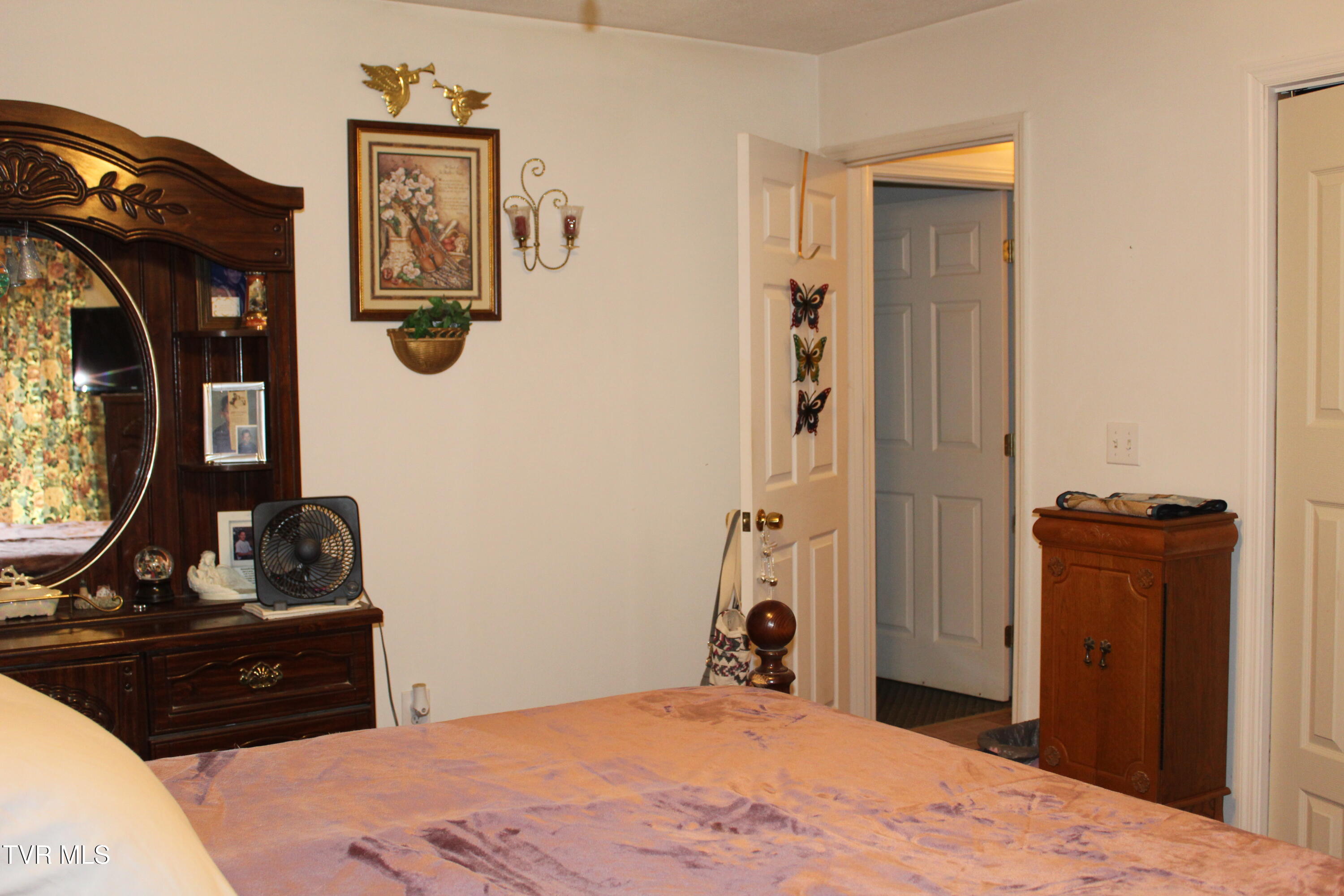 1704 Balls Chapel Road Rose Hill, VA 24281 - Photo 53 of 78 IMG_6081