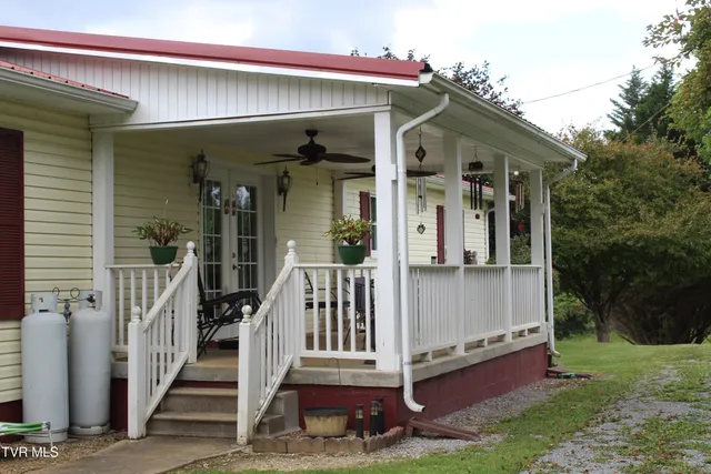 $446,000 | 1704 Balls Chapel Road, Rose Hill, VA 24281