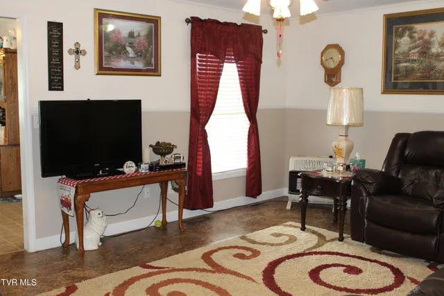 $446,000 | 1704 Balls Chapel Road, Rose Hill, VA 24281