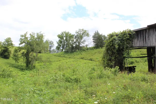 $382,000 | 1704 Balls Chapel Road, Rose Hill, VA 24281