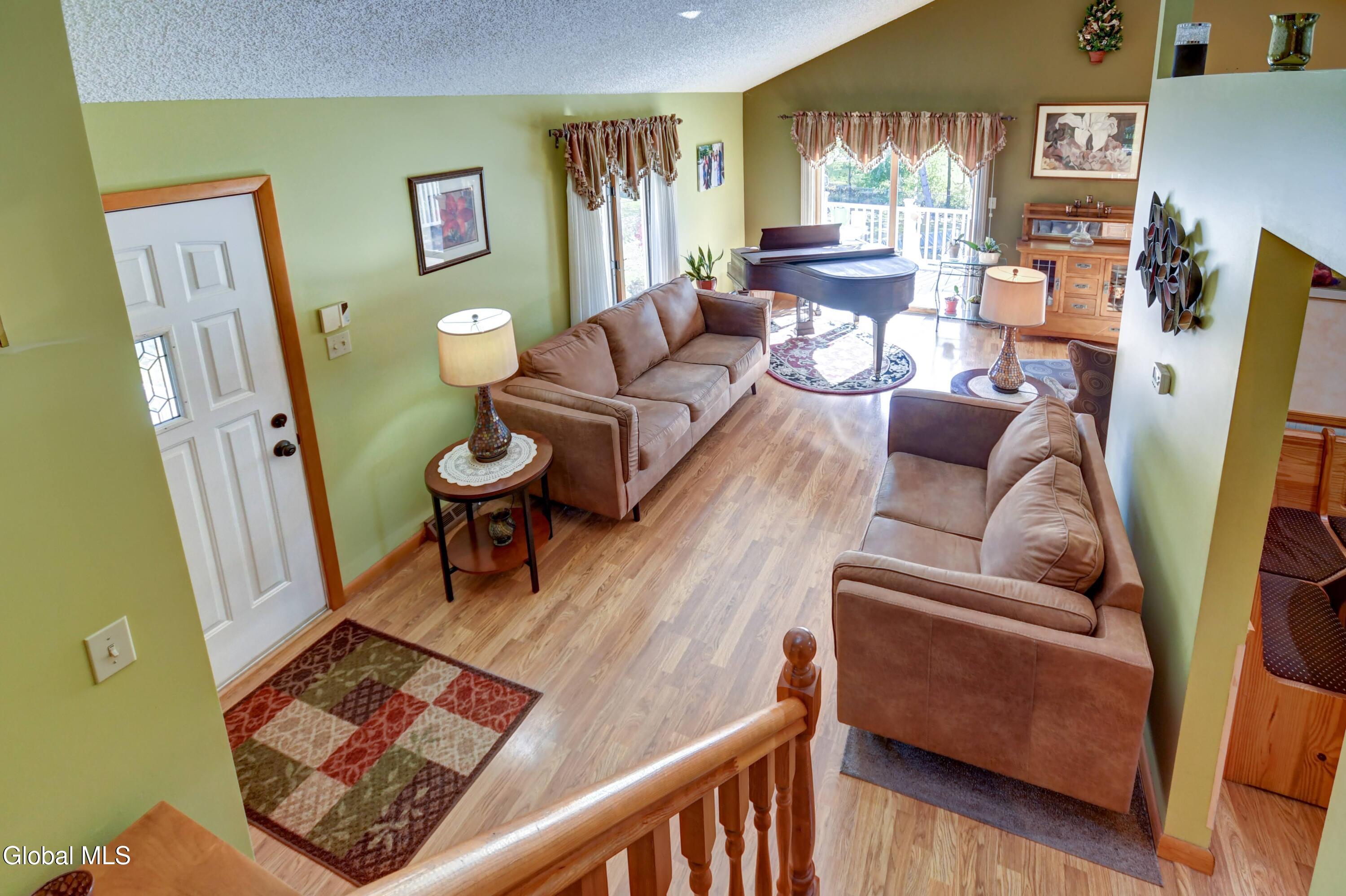 45 Coolidge Road Amsterdam, NY 12010 - Photo 13 of 38 45 Coolidge Rd-29