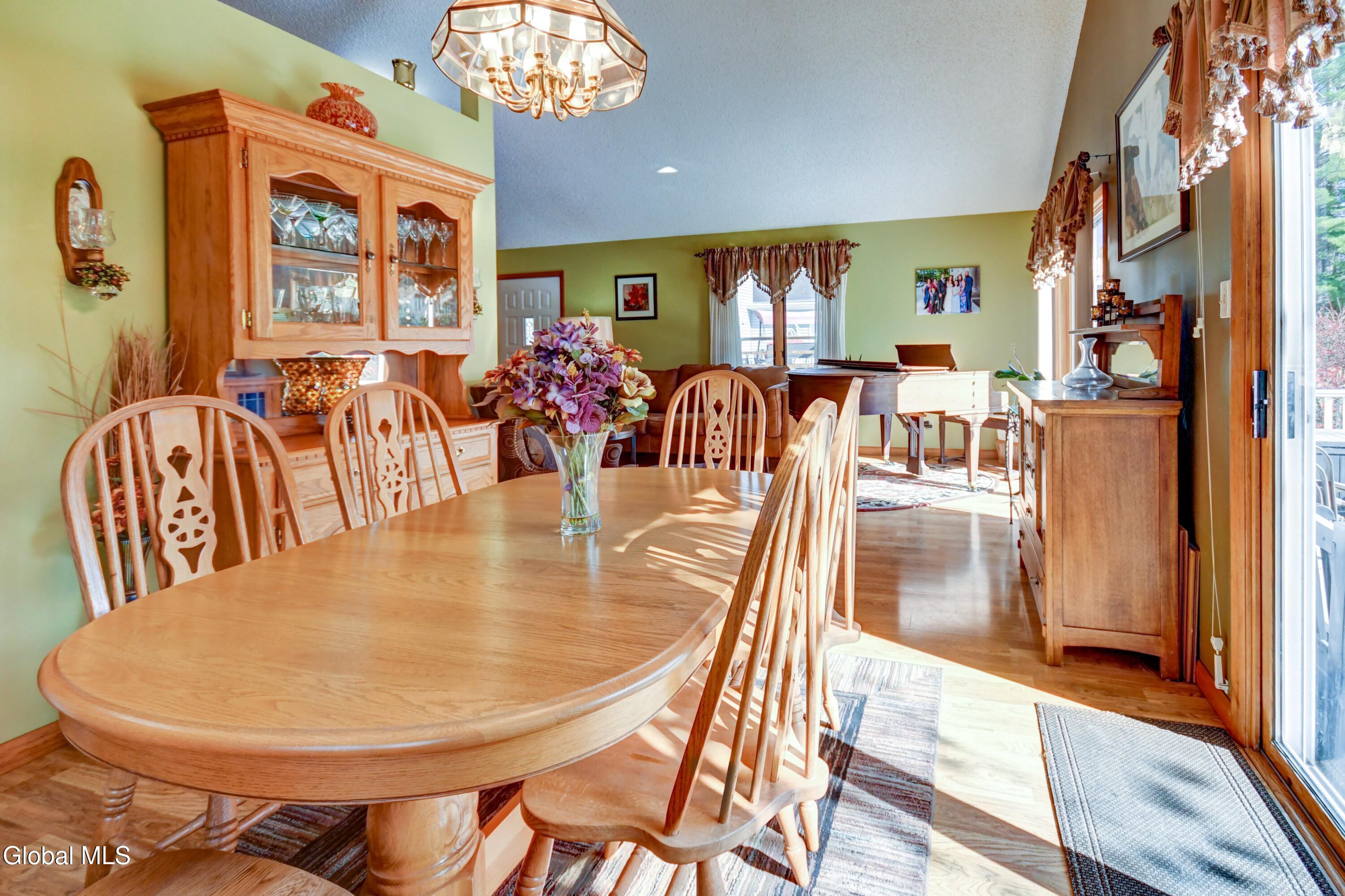 45 Coolidge Road Amsterdam, NY 12010 - Photo 14 of 38 45 Coolidge Rd-36