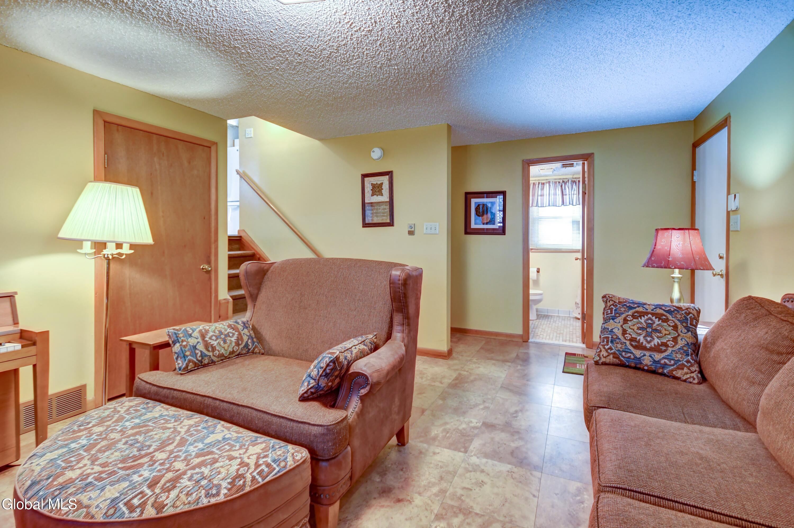 45 Coolidge Road Amsterdam, NY 12010 - Photo 21 of 38 45 Coolidge Rd-44