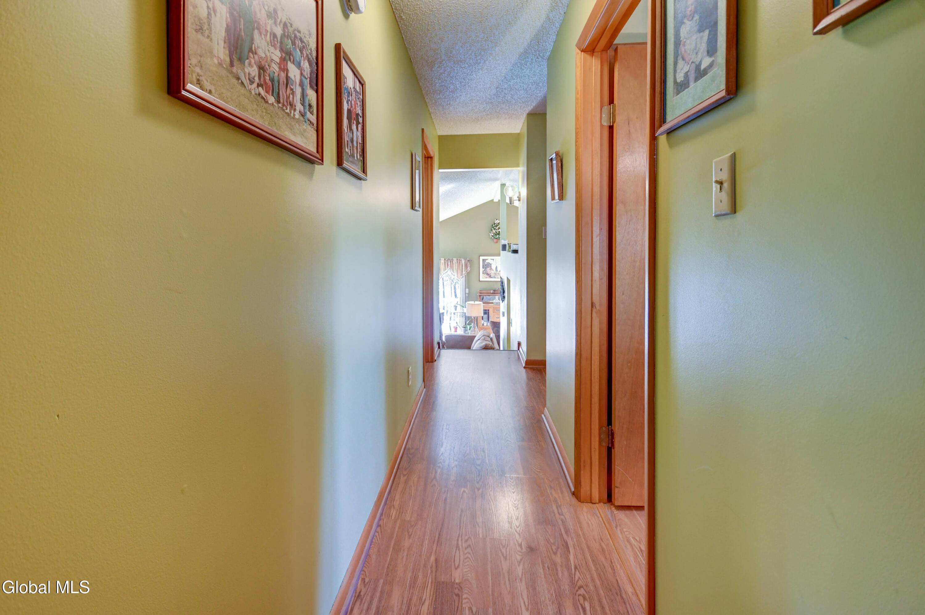 45 Coolidge Road Amsterdam, NY 12010 - Photo 23 of 38 45 Coolidge Rd-26