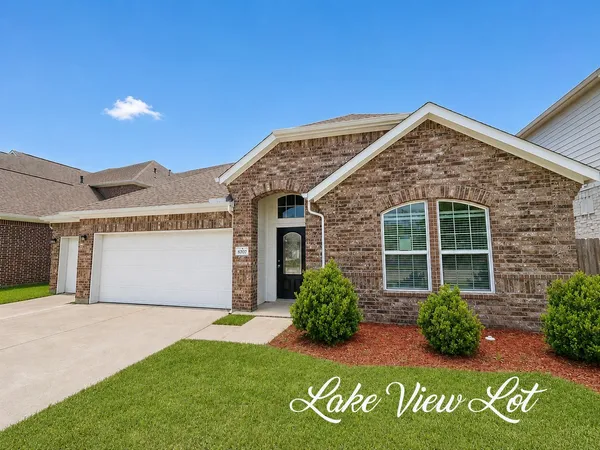$335,000 | 8707 East Cres Lake Circle, Baytown, TX 77521