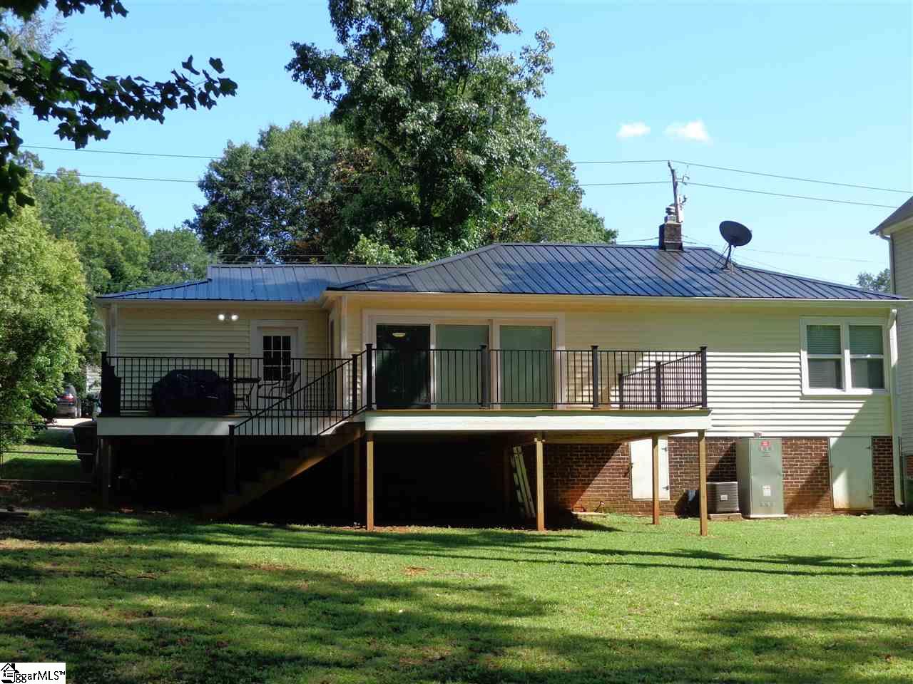 207 Ridgecrest Drive Greenville, SC 29609 - Photo 2 of 22 Gallery Image 2
