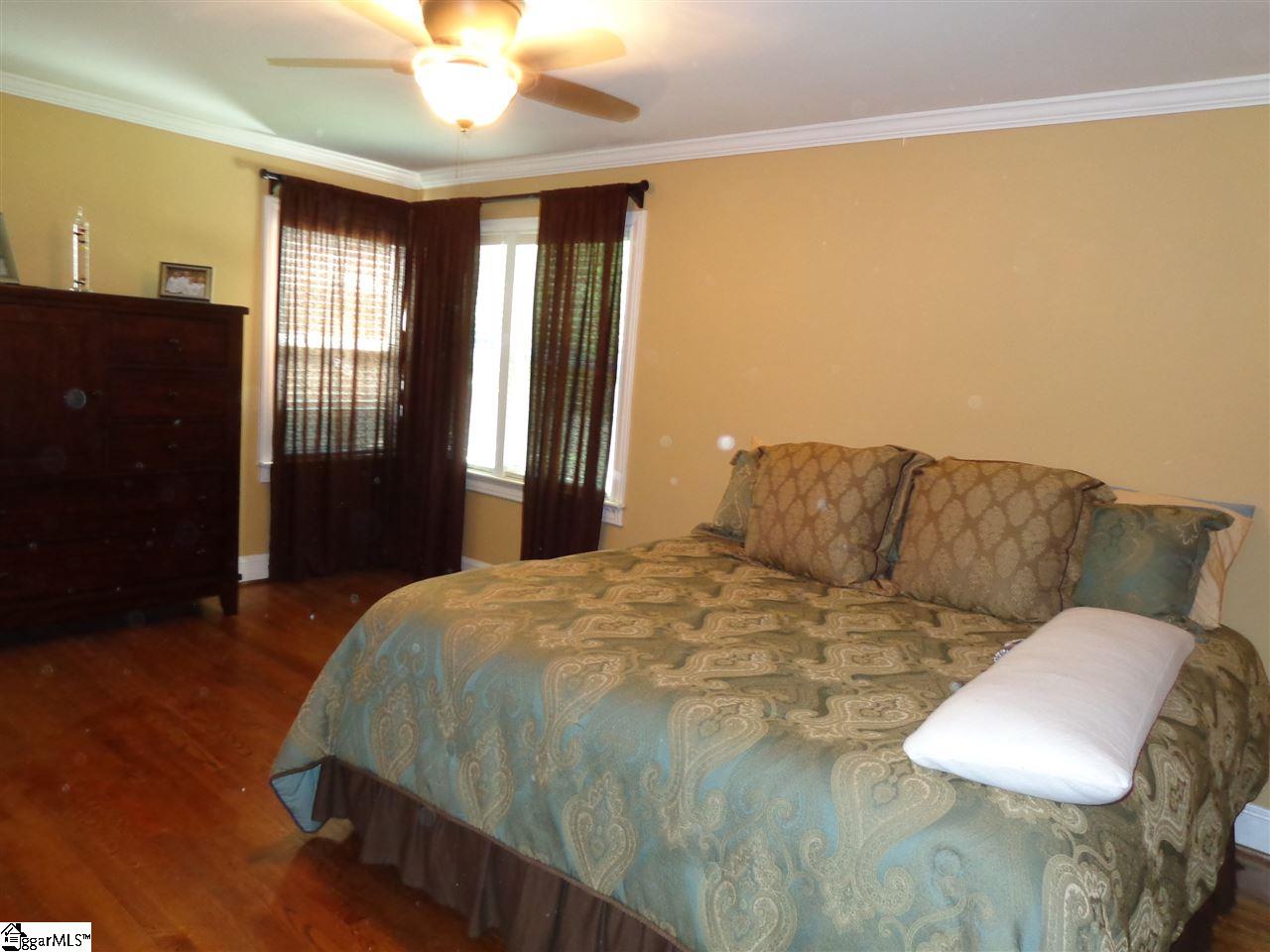 207 Ridgecrest Drive Greenville, SC 29609 - Photo 10 of 22 Gallery Image 10