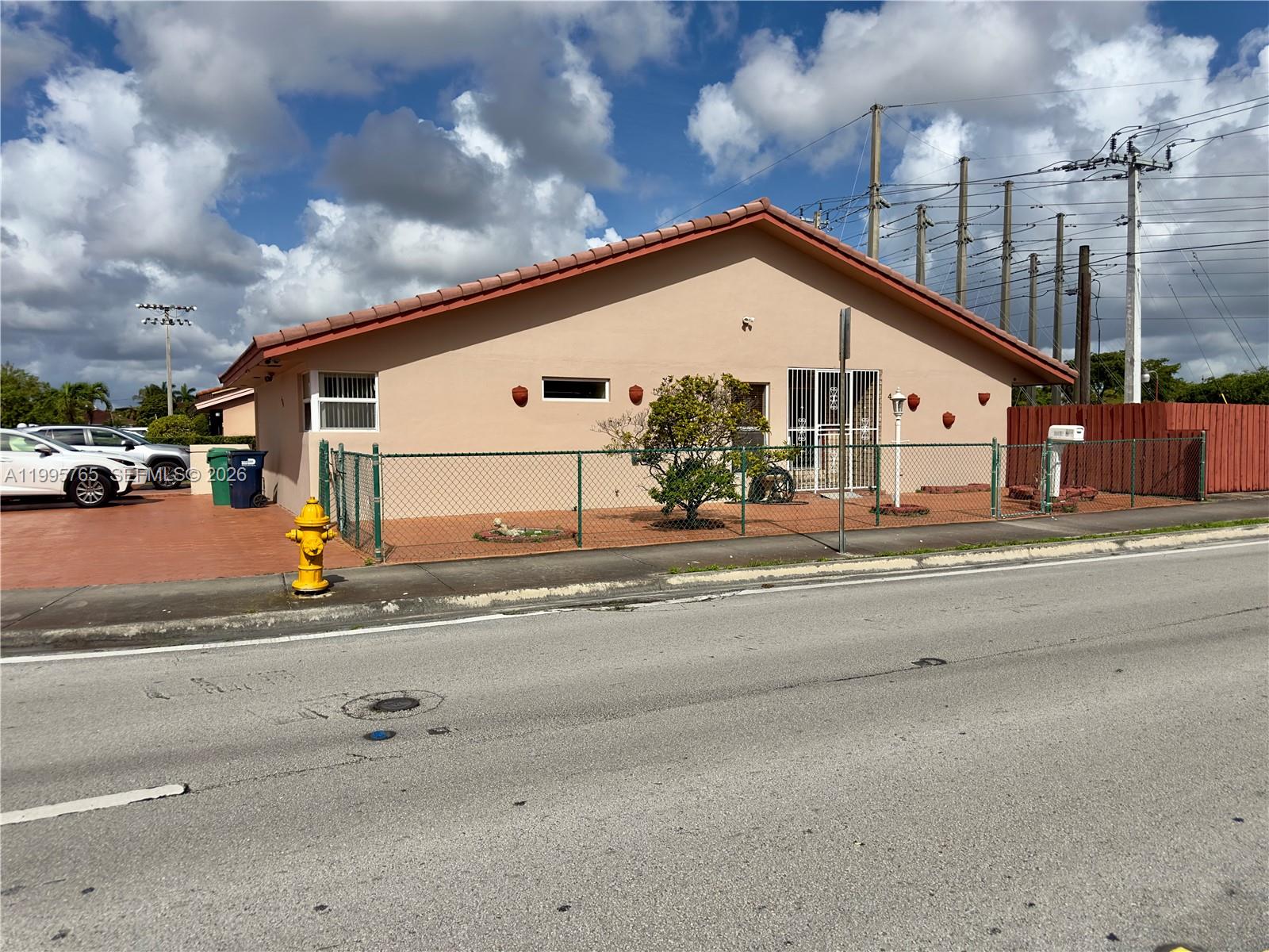 450 Southwest 92nd Avenue, Unit 1 Miami, FL 33174 - Photo 1 of 28