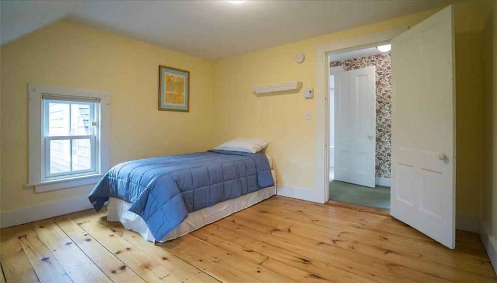 503 Ocean House Road Cape Elizabeth, ME 04107 - Photo 17 of 32 Middle bedroom