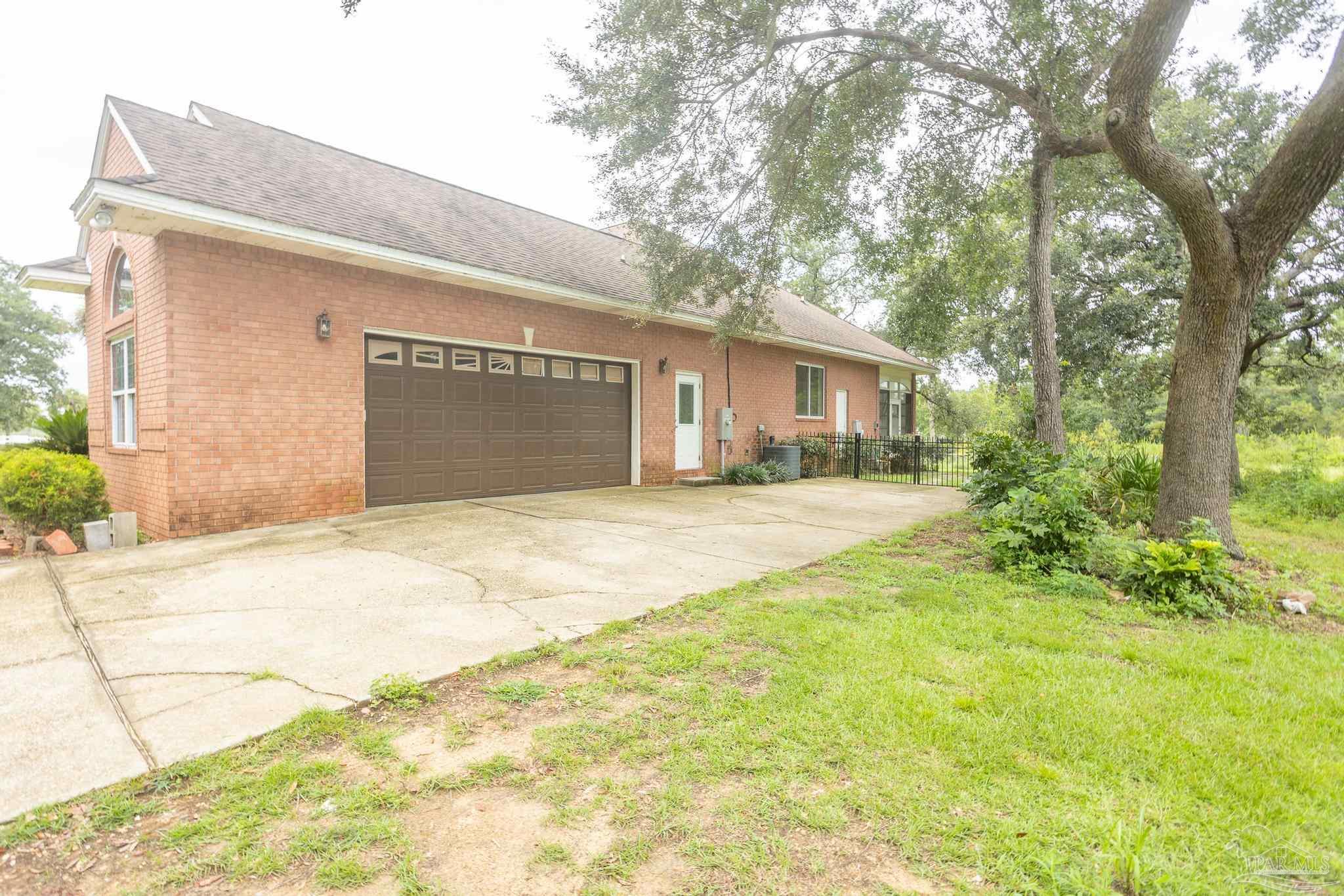 5908 Hurst Hammock Road Pensacola, FL 32526 - Photo 3 of 46