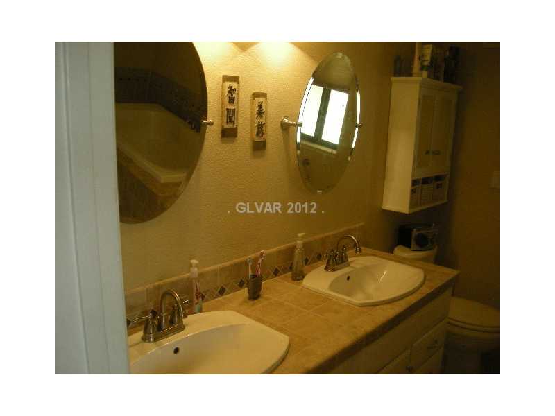 1802 Nuevo Road Henderson, NV 89014 - Photo 11 of 12 Master Bath/Spa.