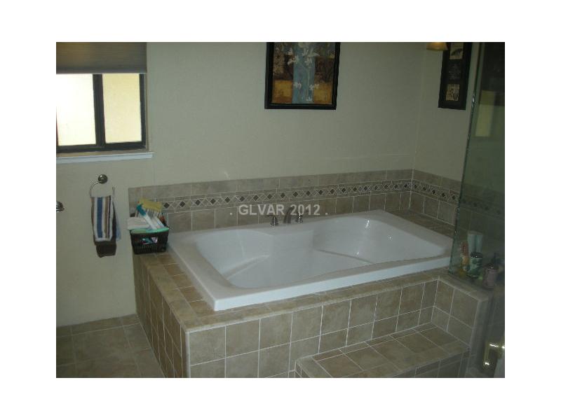 1802 Nuevo Road Henderson, NV 89014 - Photo 9 of 12 Master Bath/Spa.