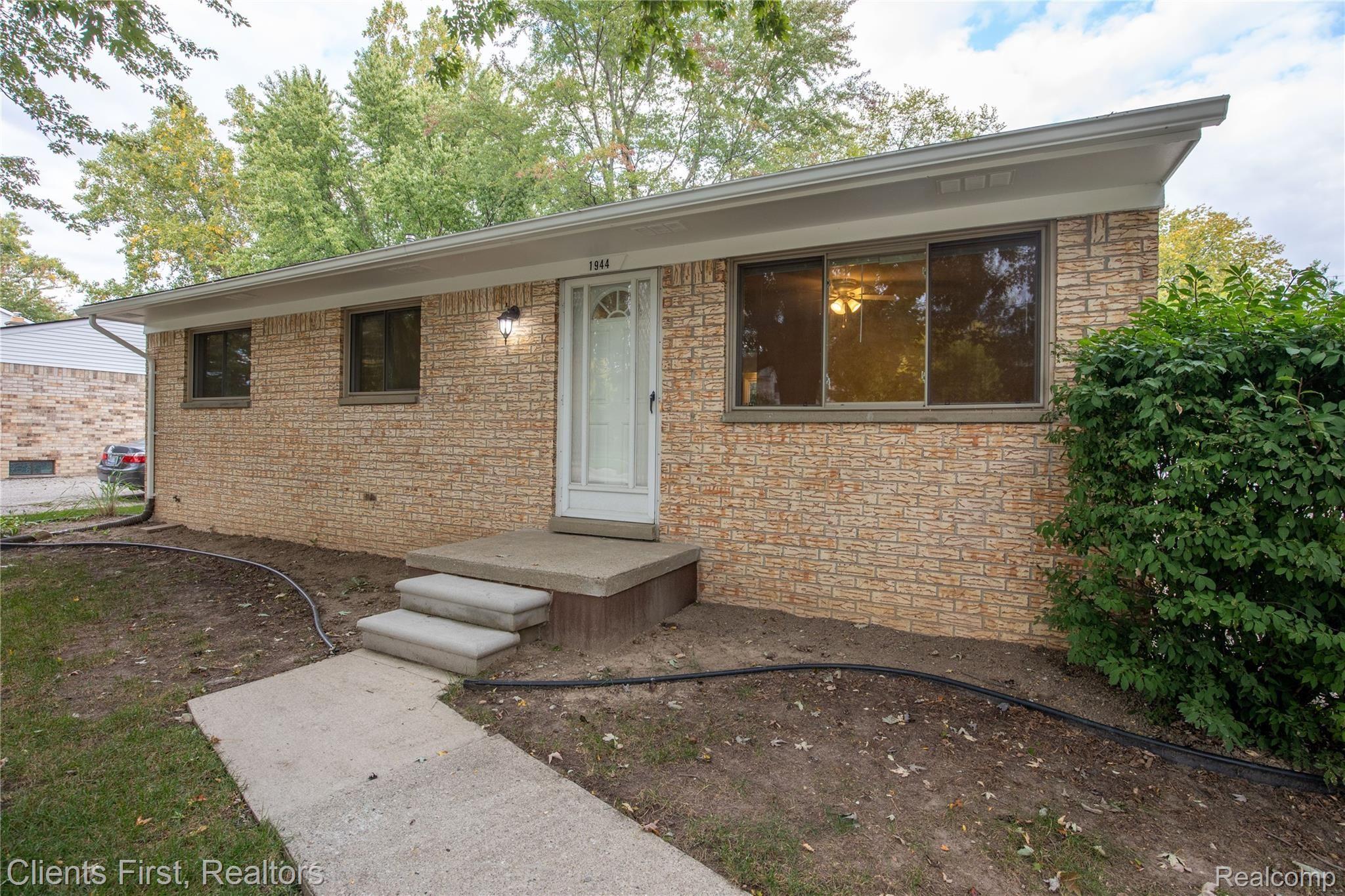 1944 North Sheldon Road Canton, MI 48187 - Photo 1 of 35 Sheldon (34 of 45).jpg