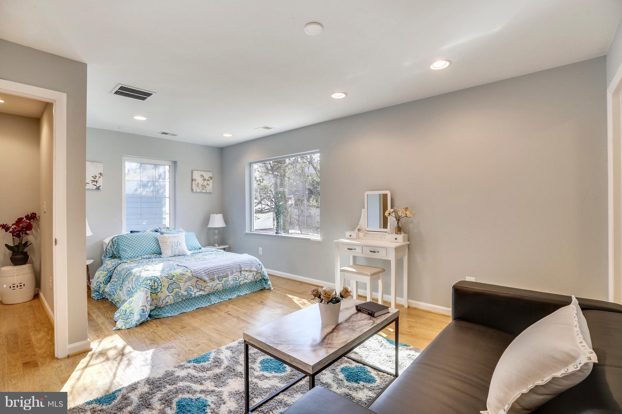 505 Schuyler Road Silver Spring, MD 20910 - Photo 13 of 26 Bath (Master)