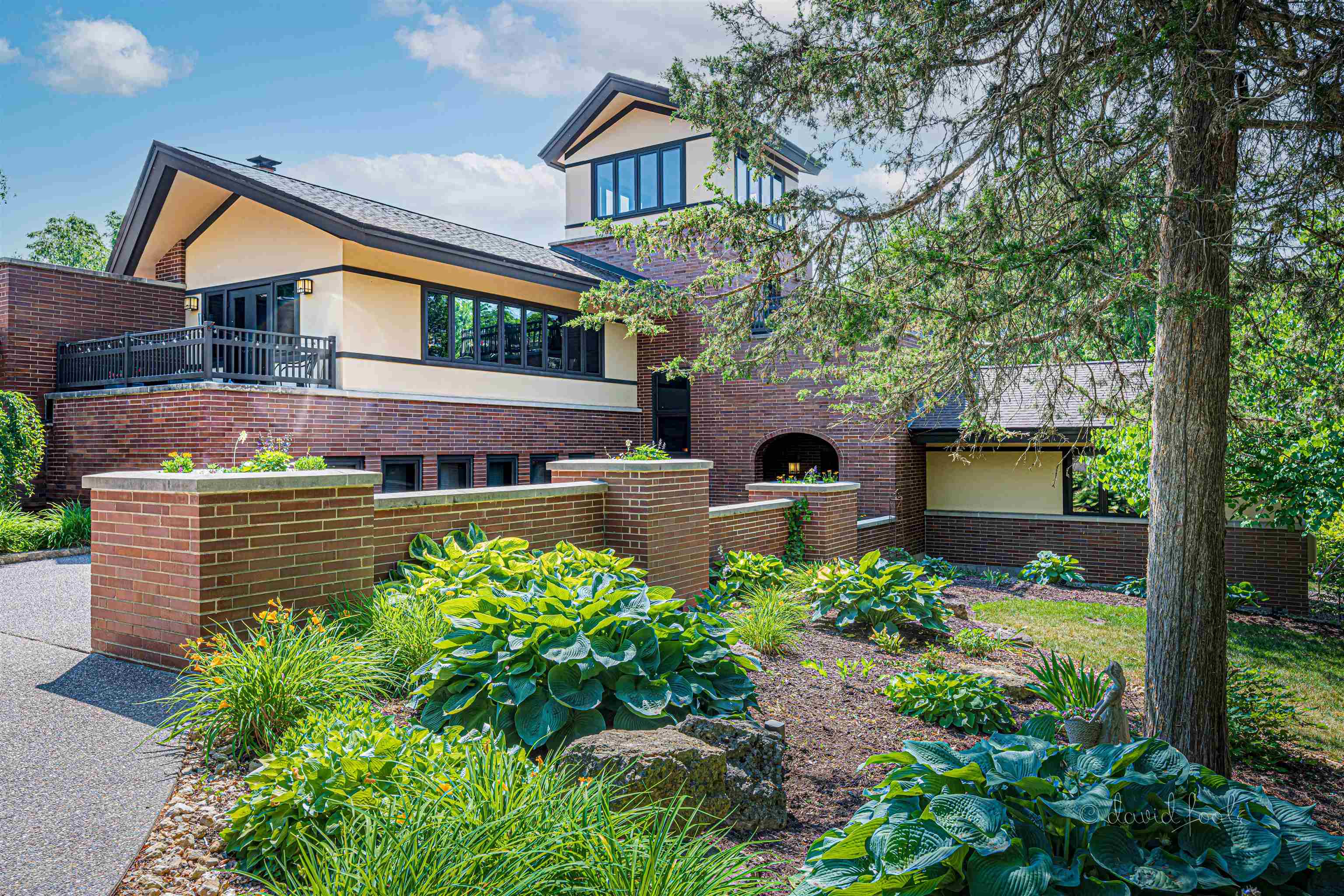 49 High Ridge Run Galena, IL 61036 - Photo 11 of 81 front view of a house with a yard