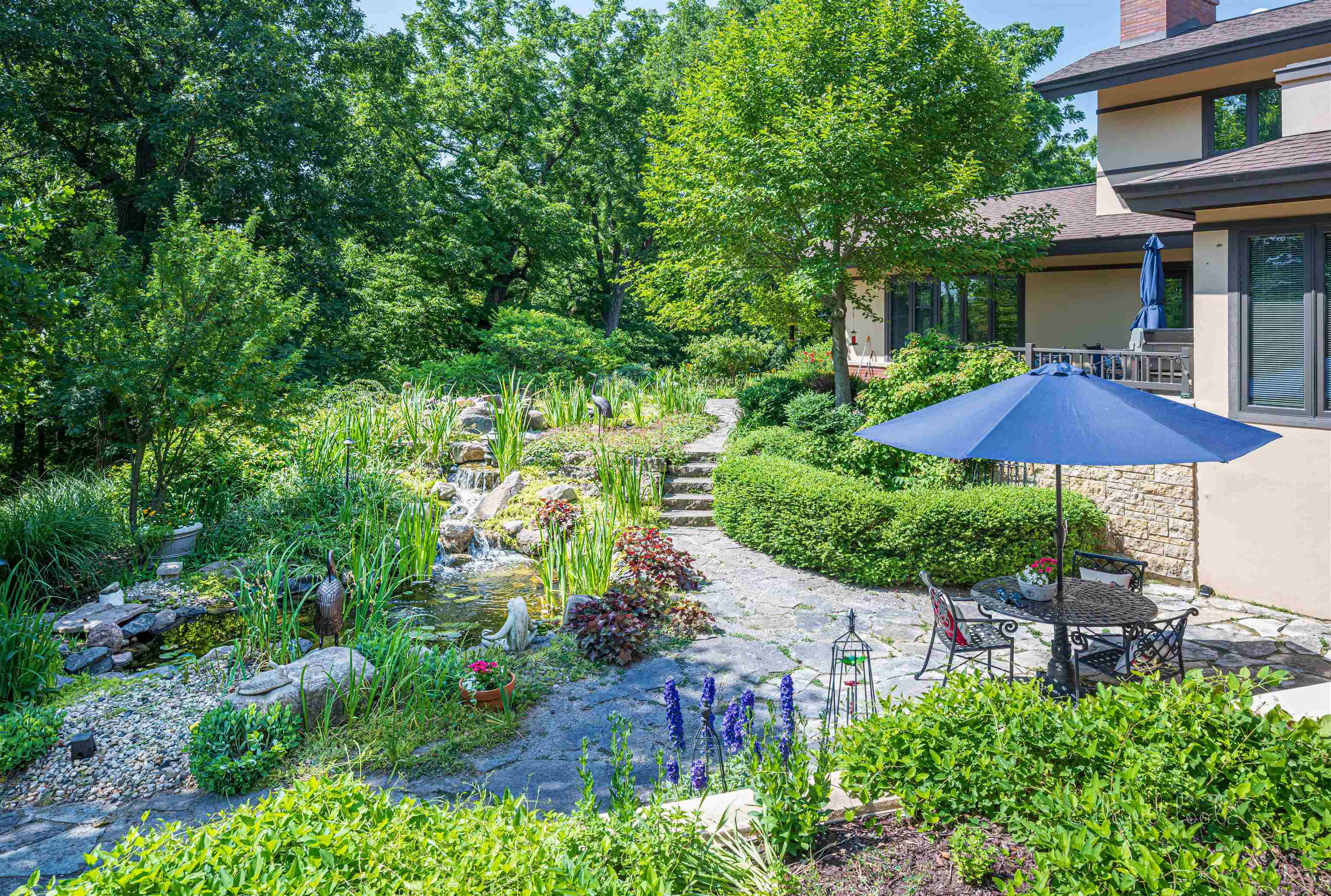 49 High Ridge Run Galena, IL 61036 - Photo 63 of 81 a garden view with a seating space