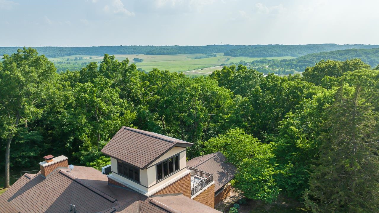 49 High Ridge Run Galena, IL 61036 - Photo 70 of 81 an aerial view of a house with pool garden and mountain view