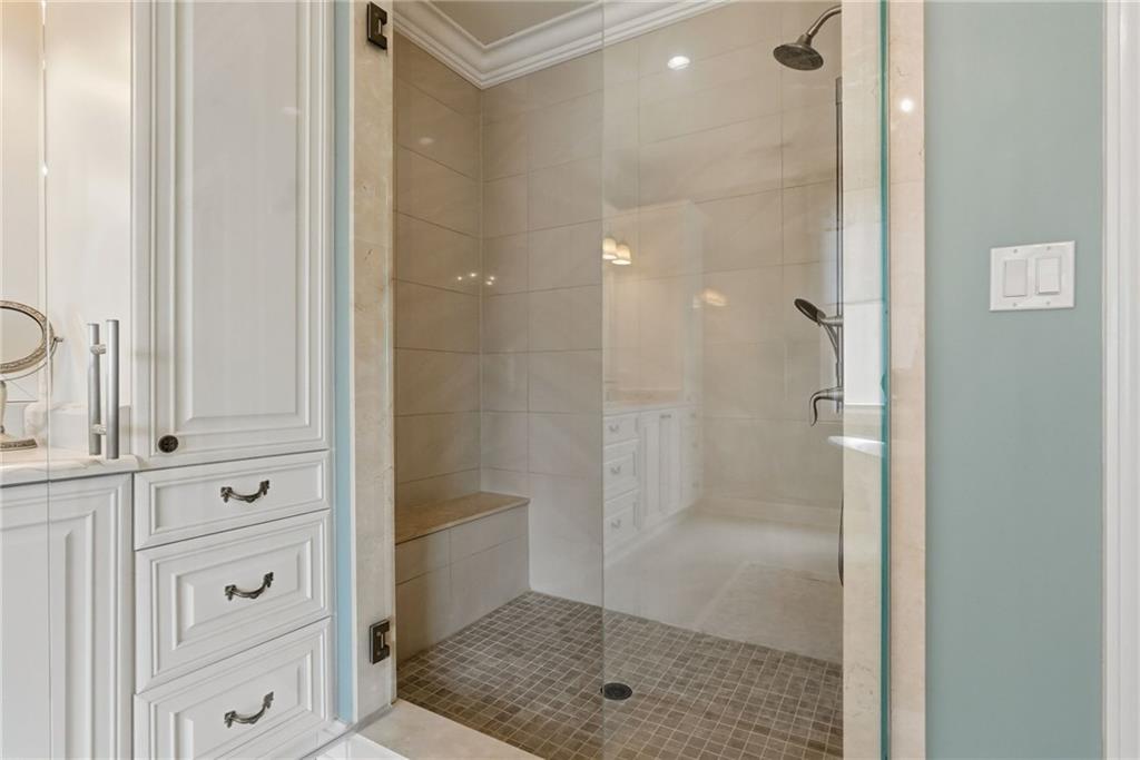 1690 Shelburne Lane Pittsburgh, PA 15217 - Photo 30 of 50 a bathroom with a shower