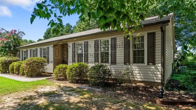 $1,900 | 1480 Spring Hill Circle, Kernersville, NC 27284