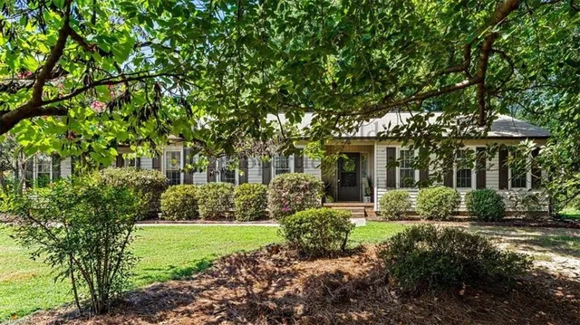 $1,900 | 1480 Spring Hill Circle, Kernersville, NC 27284