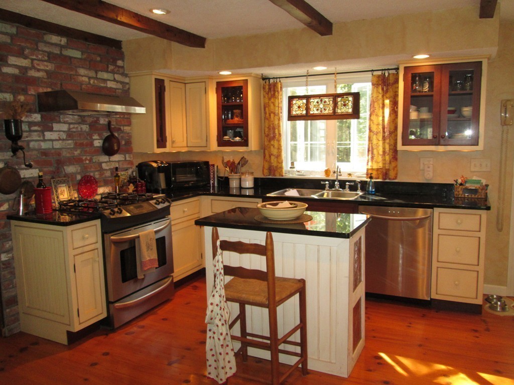 12 Barker Hill Road Townsend, MA 01469 - Photo 4 of 16