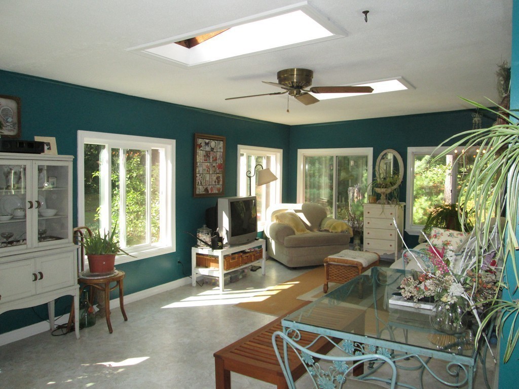 12 Barker Hill Road Townsend, MA 01469 - Photo 6 of 16