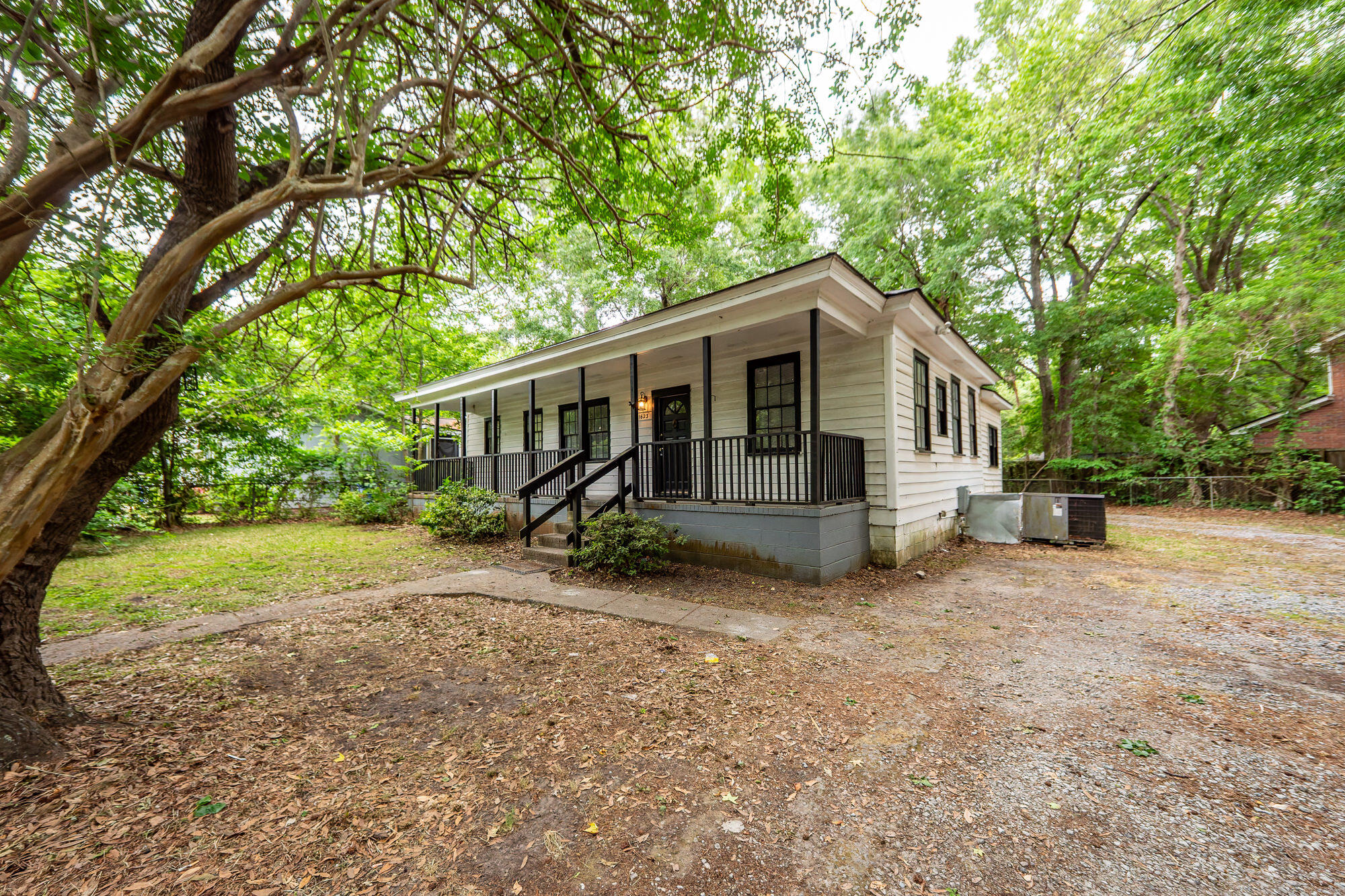 1623 Juniper Street Charleston, SC 29407 - Photo 1 of 33 01