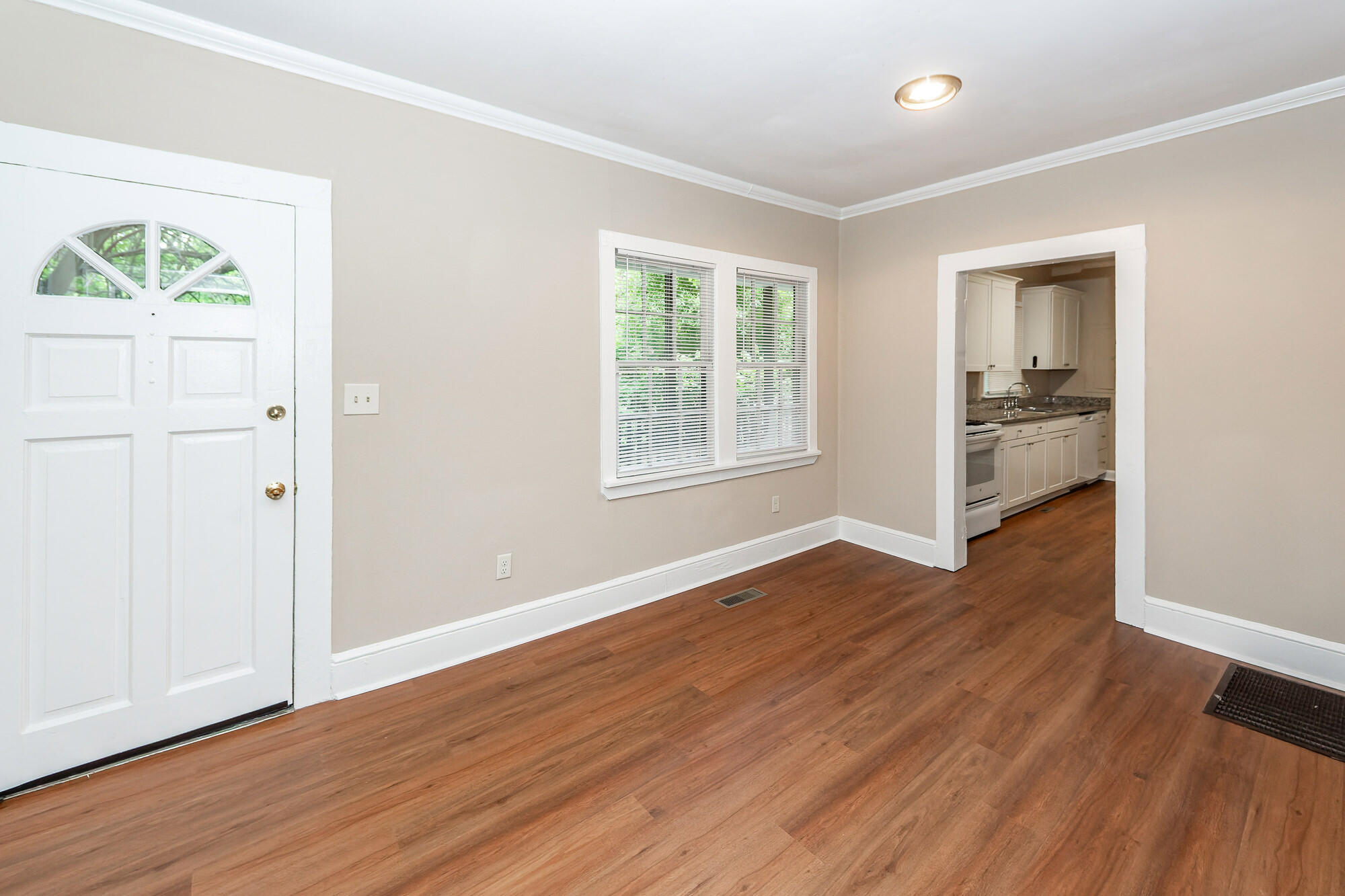 1623 Juniper Street Charleston, SC 29407 - Photo 5 of 33 05