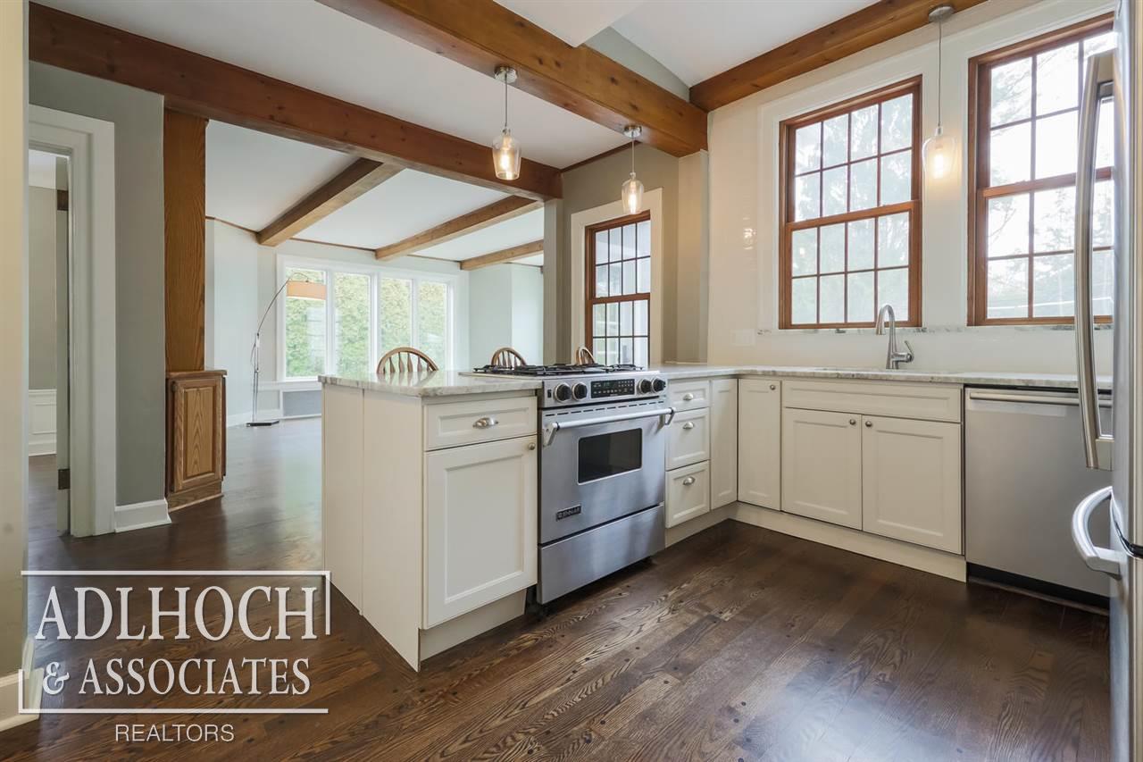 1014 Yorkshire Road Grosse Pointe Park, MI 48230 - Photo 11 of 52