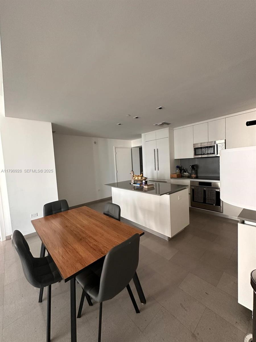88 Southwest 7th Street, Unit 810 Miami, FL 33130 - Photo 10 of 10 Photo 11