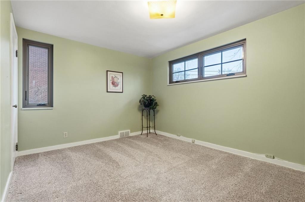 408 Burlington Road Pittsburgh, PA 15221 - Photo 16 of 34