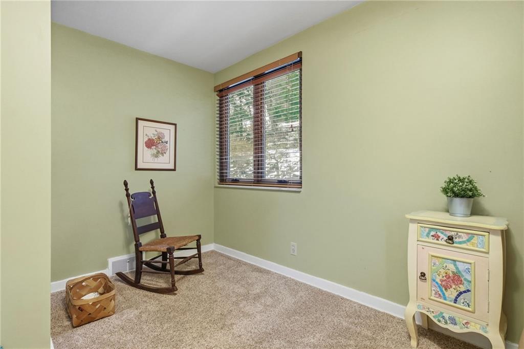 408 Burlington Road Pittsburgh, PA 15221 - Photo 19 of 34