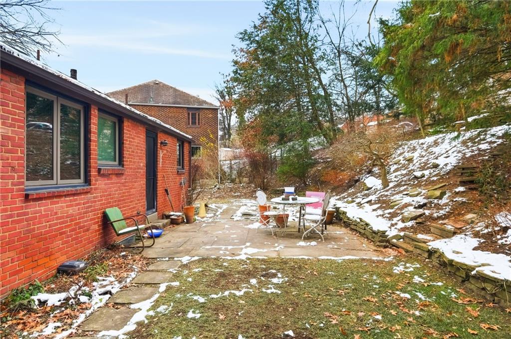 408 Burlington Road Pittsburgh, PA 15221 - Photo 30 of 34