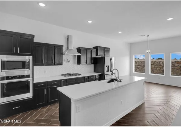 $629,950 | 6947 Levee Circle, El Paso, TX 79932
