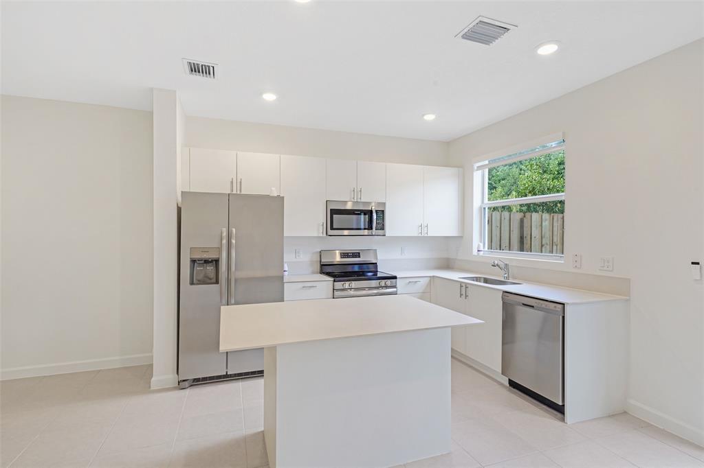 17845 Southwest 356th Street Homestead, FL 33034 - Photo 3 of 43