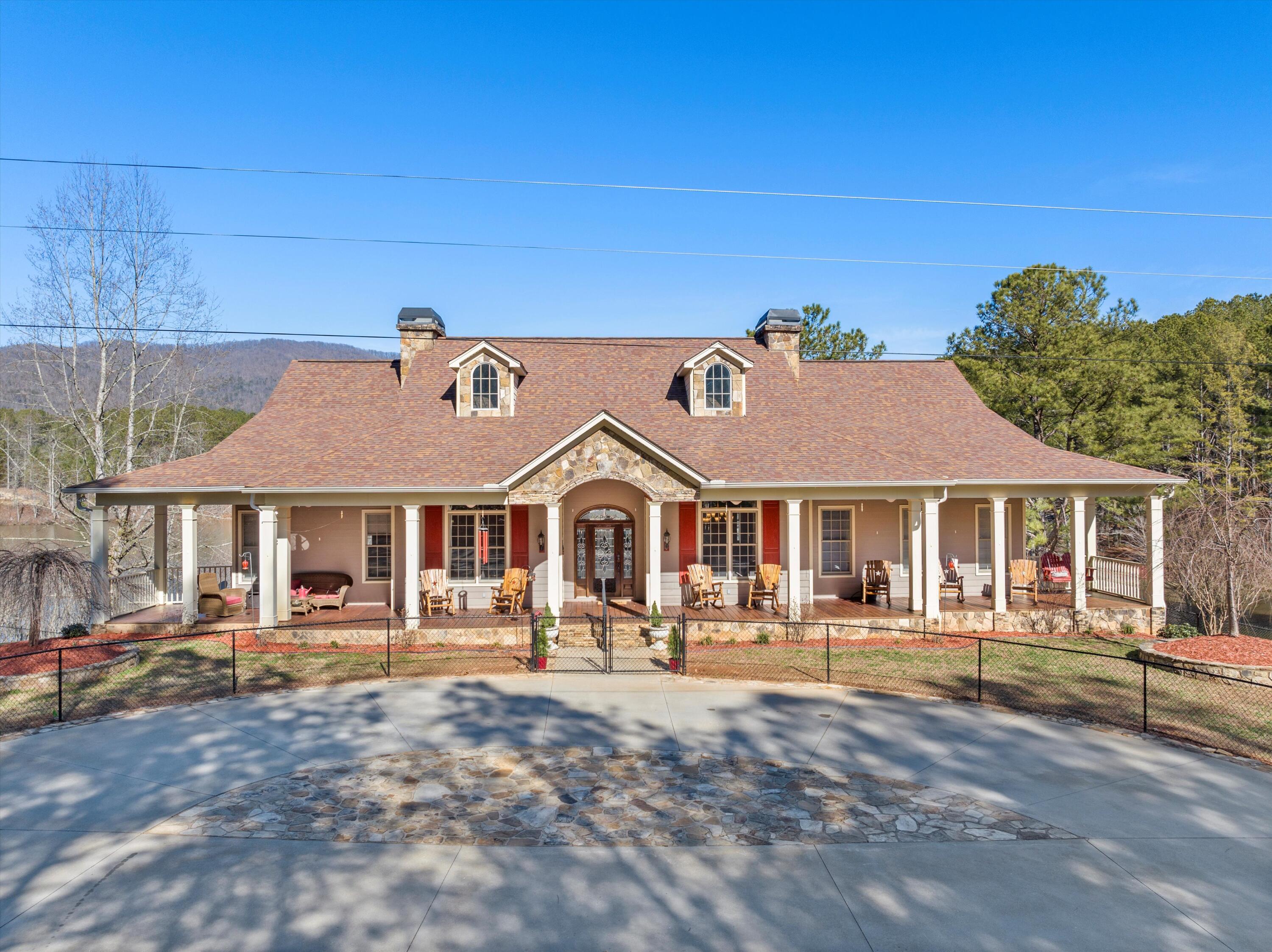 366 Barker Trail Road Cleveland, GA 30528 - Photo 12 of 109 CIRCULAR DRIVEWAY