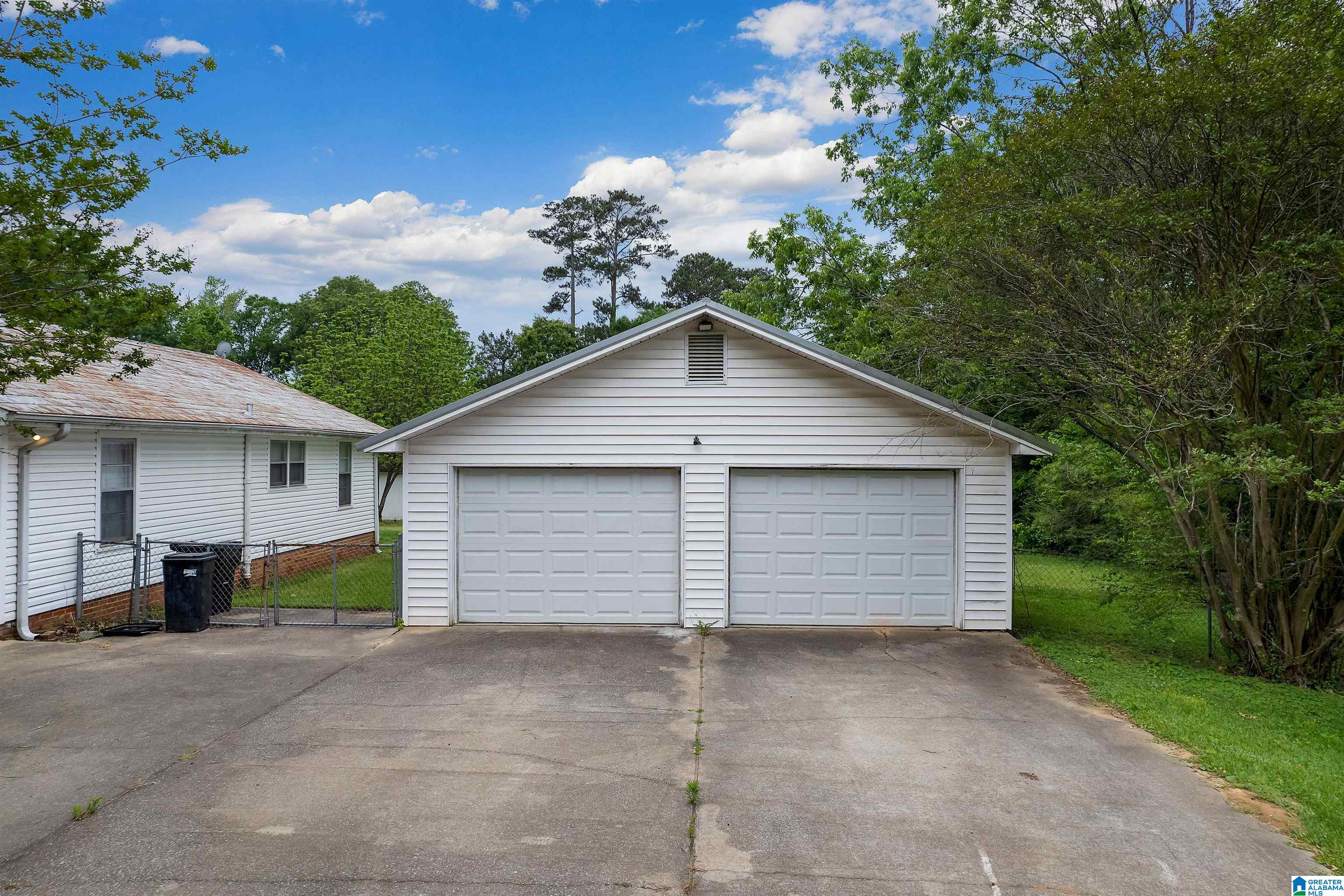 2335 Maple Street Bessemer, AL 35022 - Photo 5 of 29