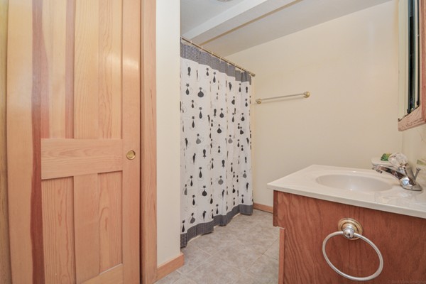 76 Bigelow Road Douglas, MA 01516 - Photo 20 of 23 Gallery Image 20