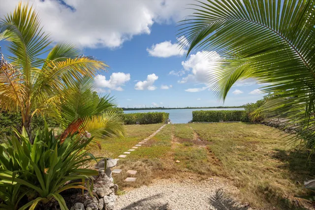 $1,025,000 | 231 West Indies Drive, Summerland Key, FL 33042