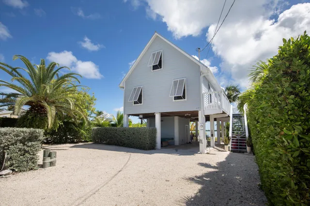 $1,025,000 | 231 West Indies Drive, Summerland Key, FL 33042