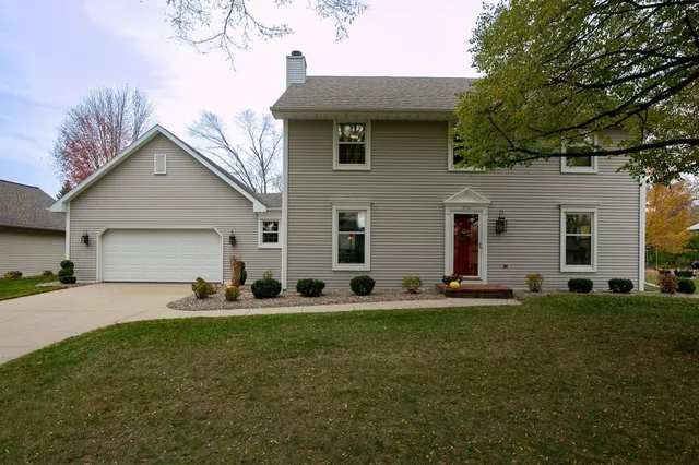 $429,900 | 2768 Independence Drive, Green Bay, WI 54304