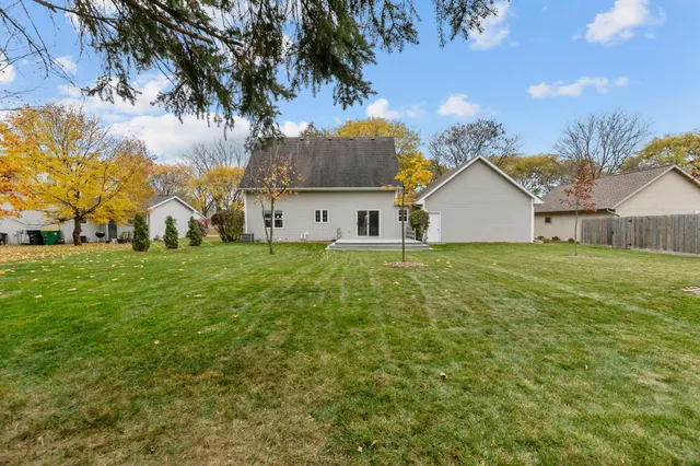 $429,900 | 2768 Independence Drive, Green Bay, WI 54304