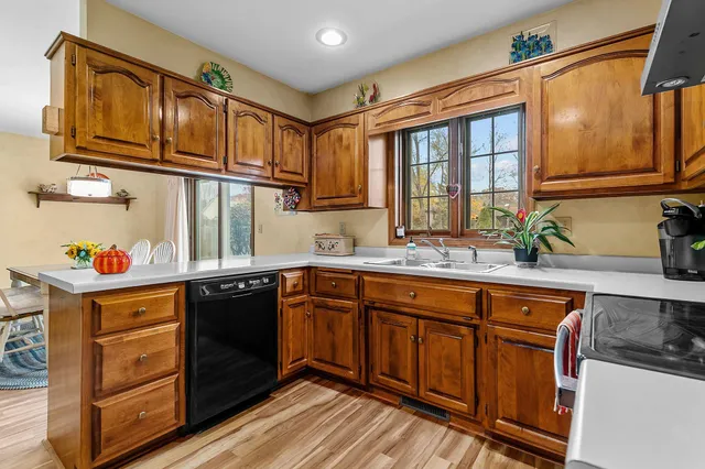 $429,900 | 2768 Independence Drive, Green Bay, WI 54304