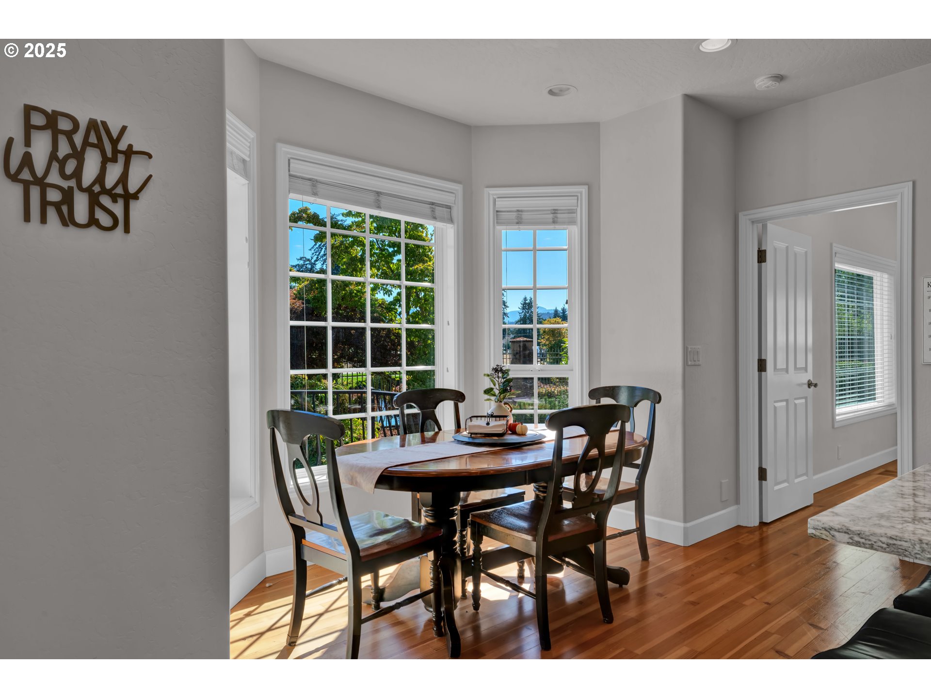 685 St Andrews Loop Creswell, OR 97426 - Photo 20 of 47 a view of a dining room with furniture and window
