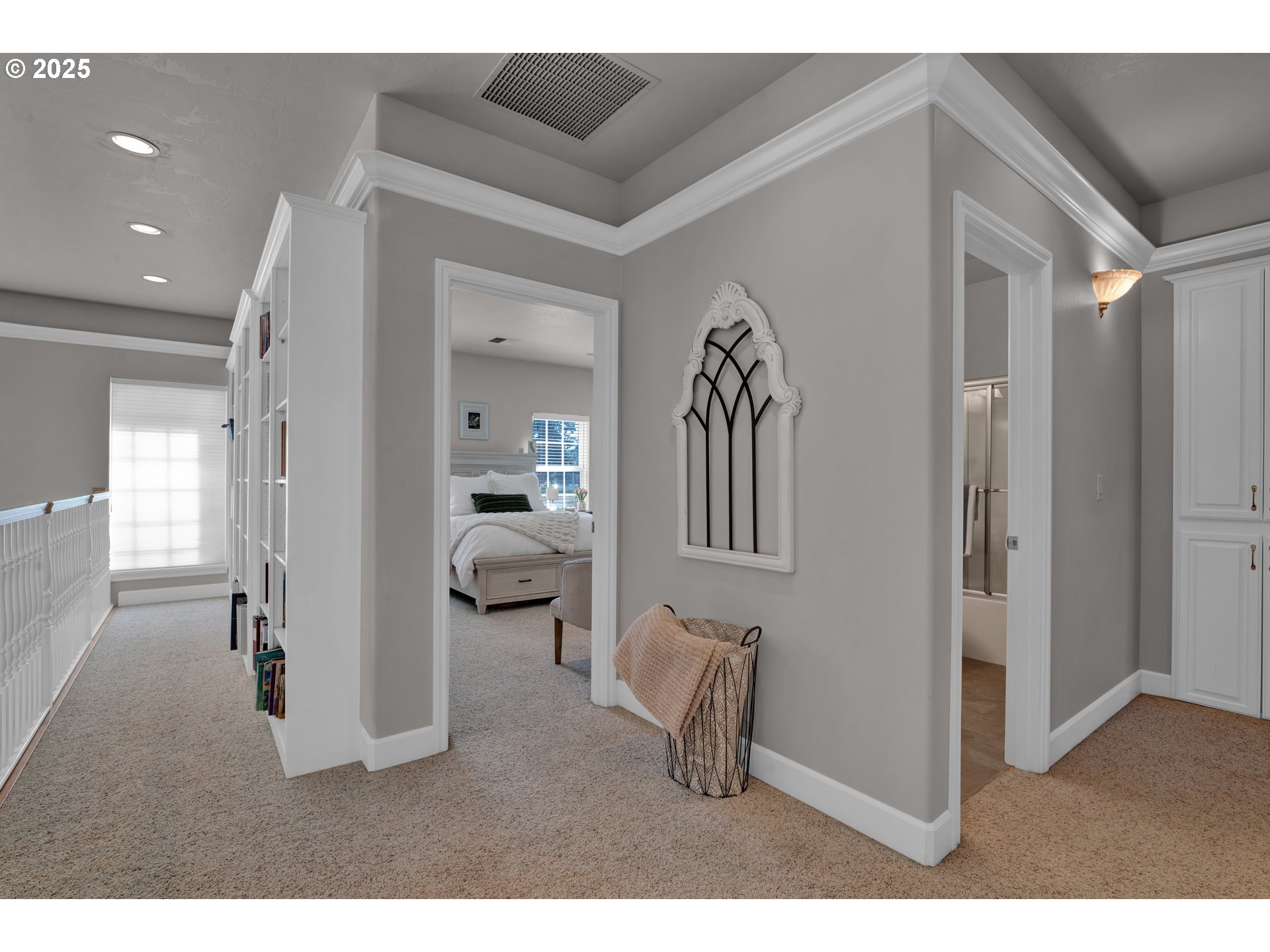 685 St Andrews Loop Creswell, OR 97426 - Photo 30 of 47 a view interior of livingroom and a hall with wooden floor