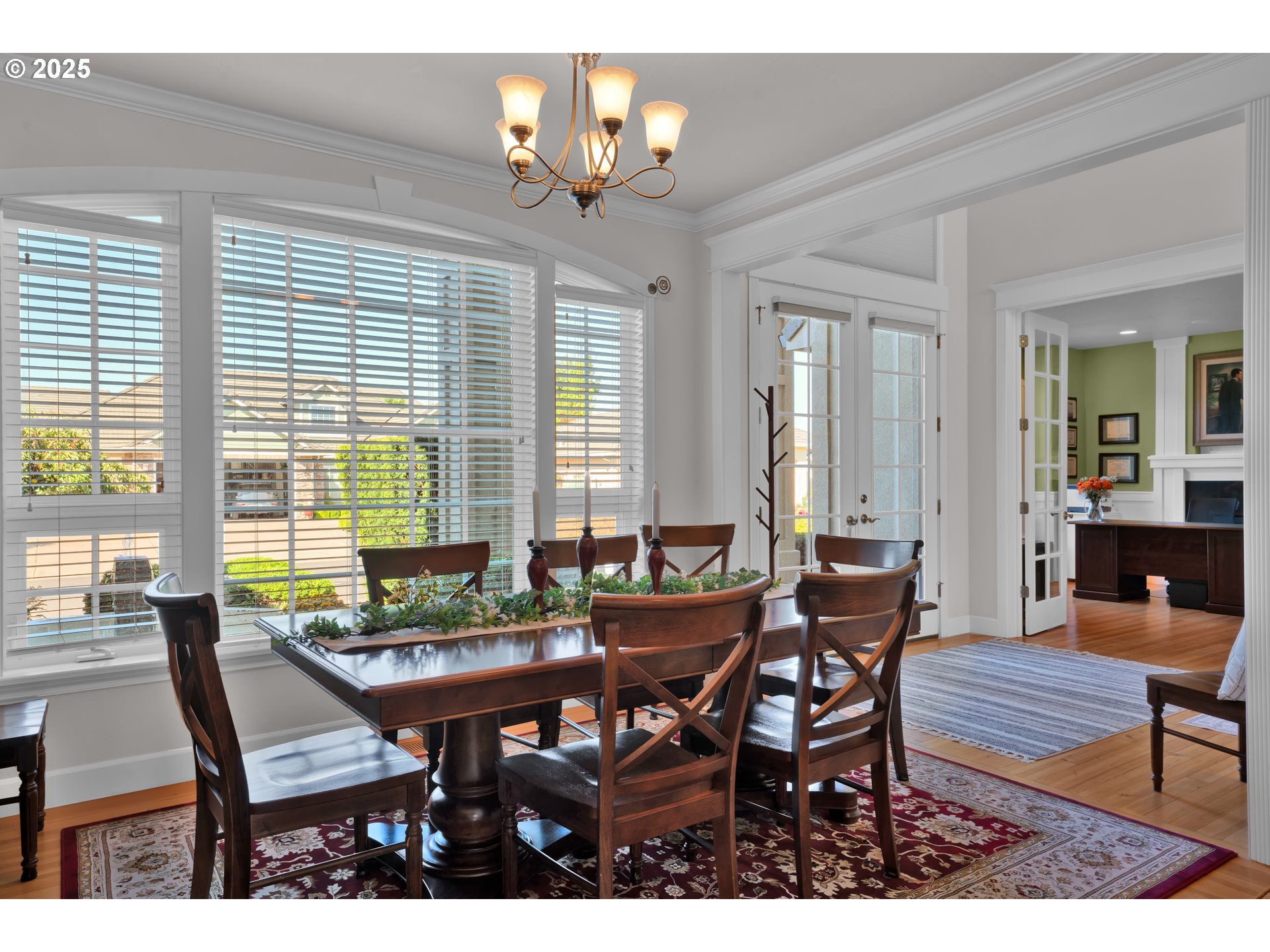 685 St Andrews Loop Creswell, OR 97426 - Photo 6 of 47 a view of a dining room with furniture and window