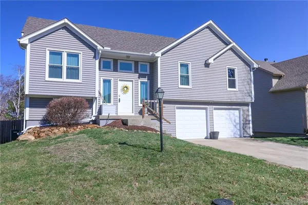 $375,000 | 12391 South Parker Terrace, Olathe, KS 66061